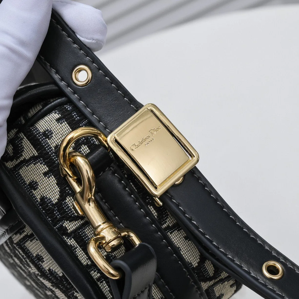 Designer Handbags DR 287