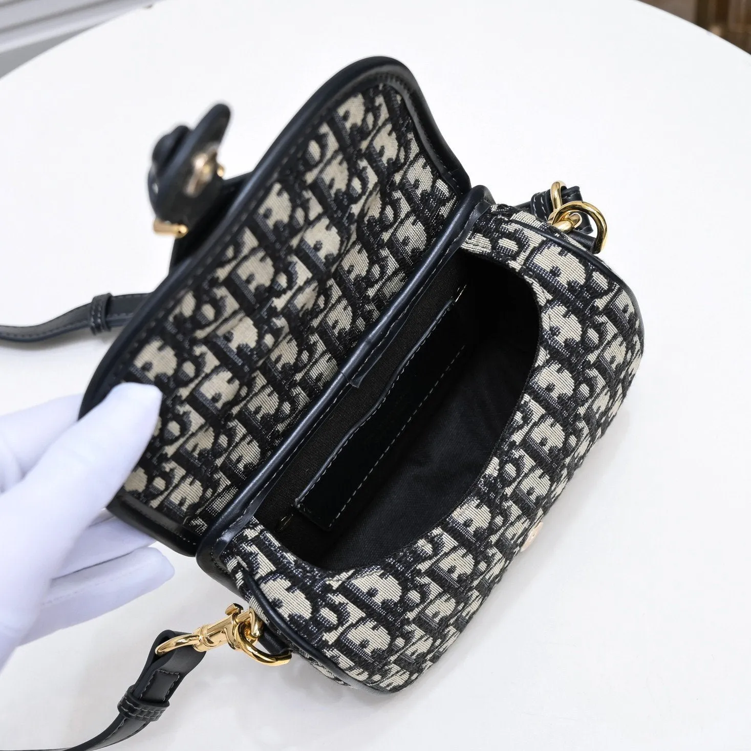 Designer Handbags DR 287