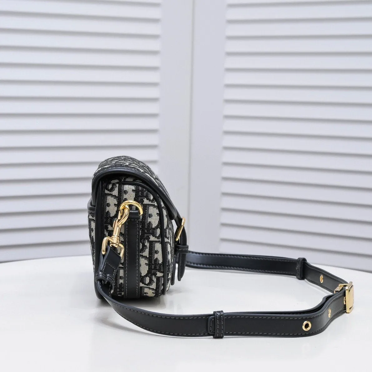 Designer Handbags DR 287