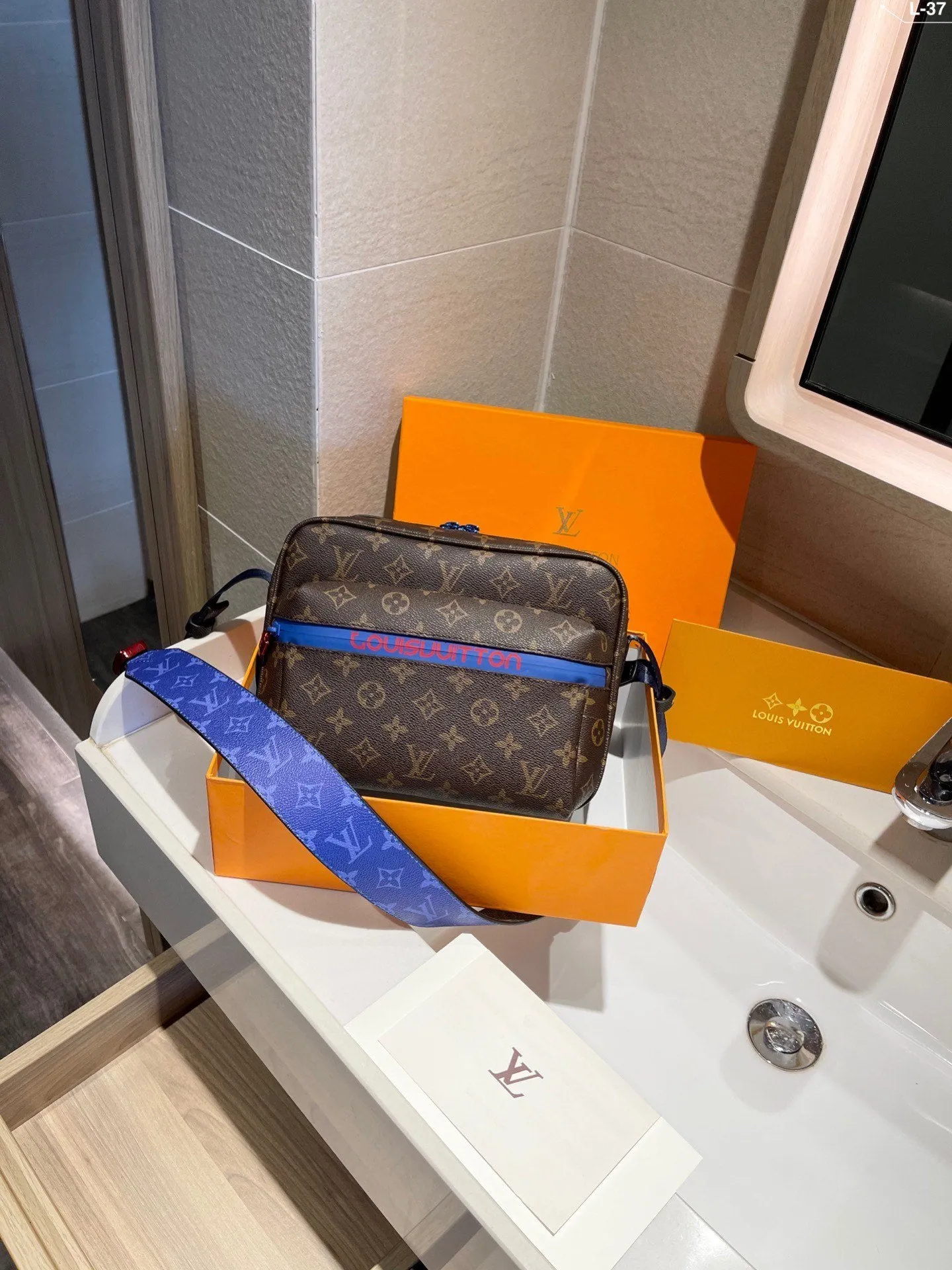 Designer Handbags LN 506