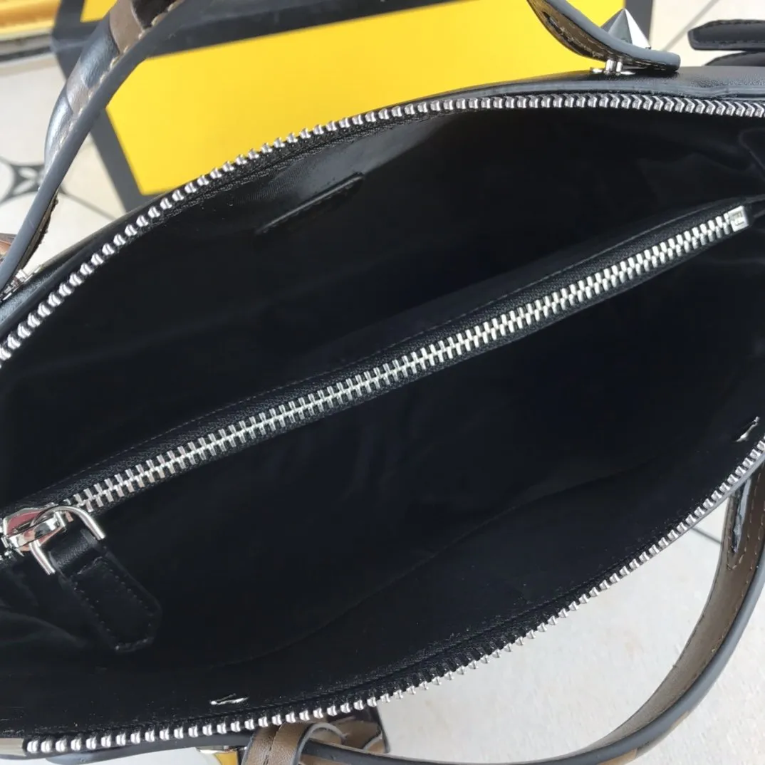 EN   Designer bags by Fendi 040