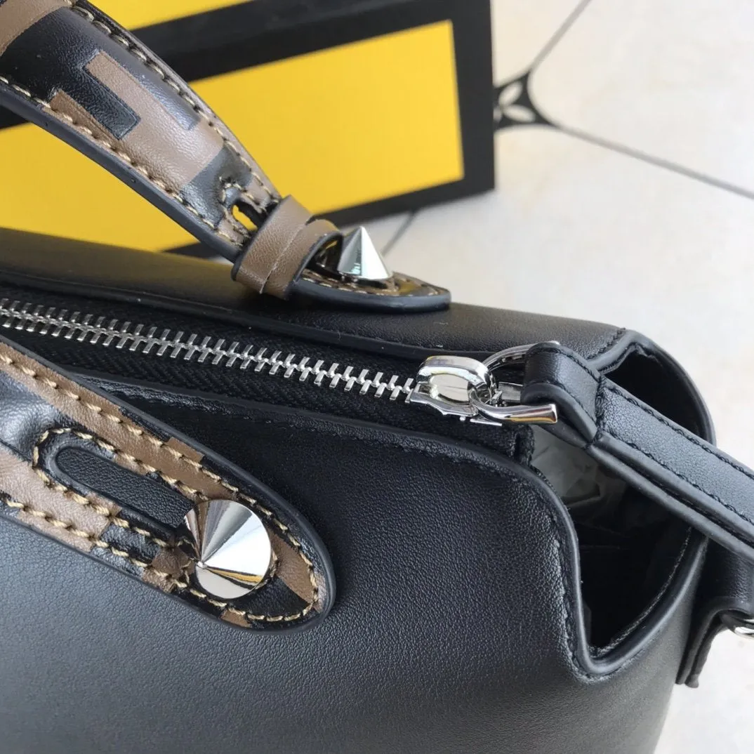 EN   Designer bags by Fendi 040