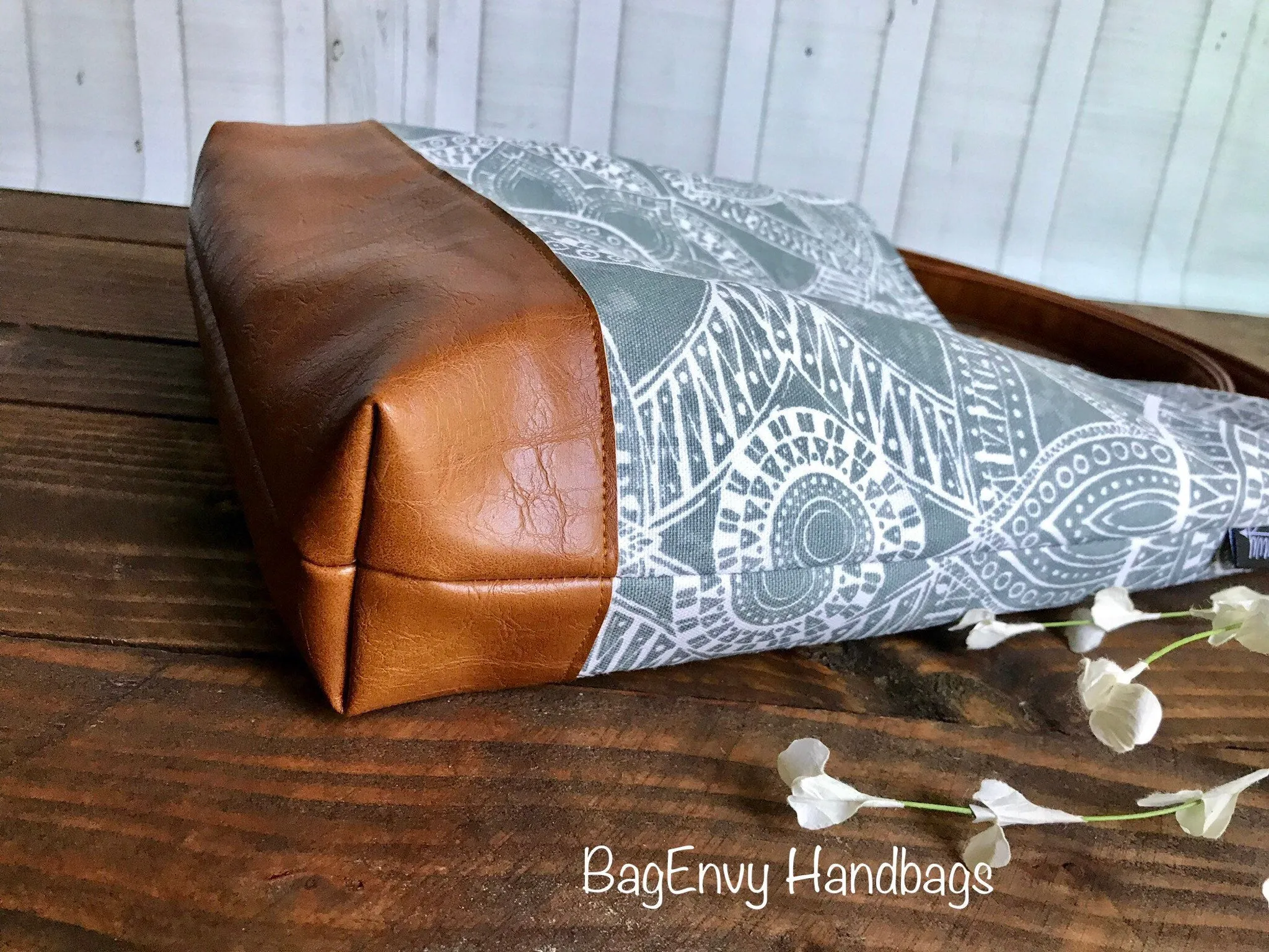 Messenger Slouchy Tote - Kaleidoscope Floral in Grey with Vegan Leather - Adjustable Strap